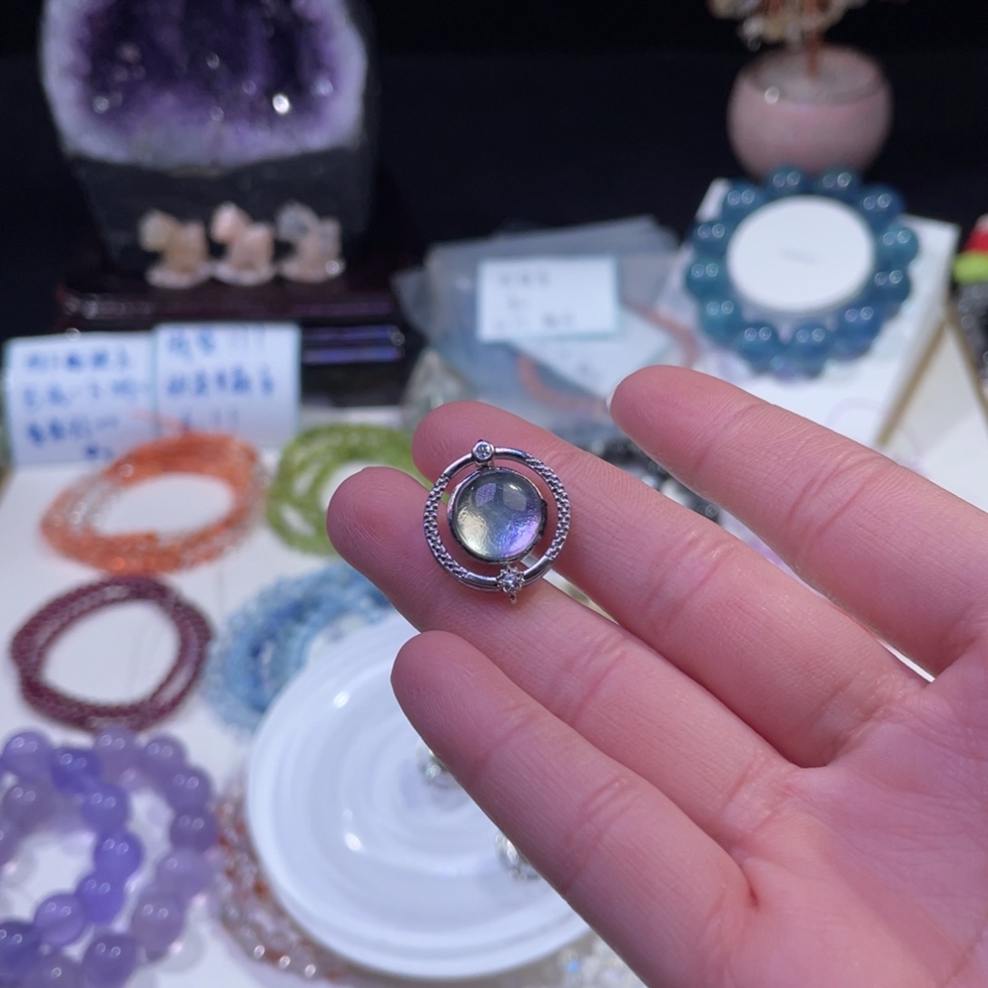 未镶嵌手链水晶啊****？萤石小配件