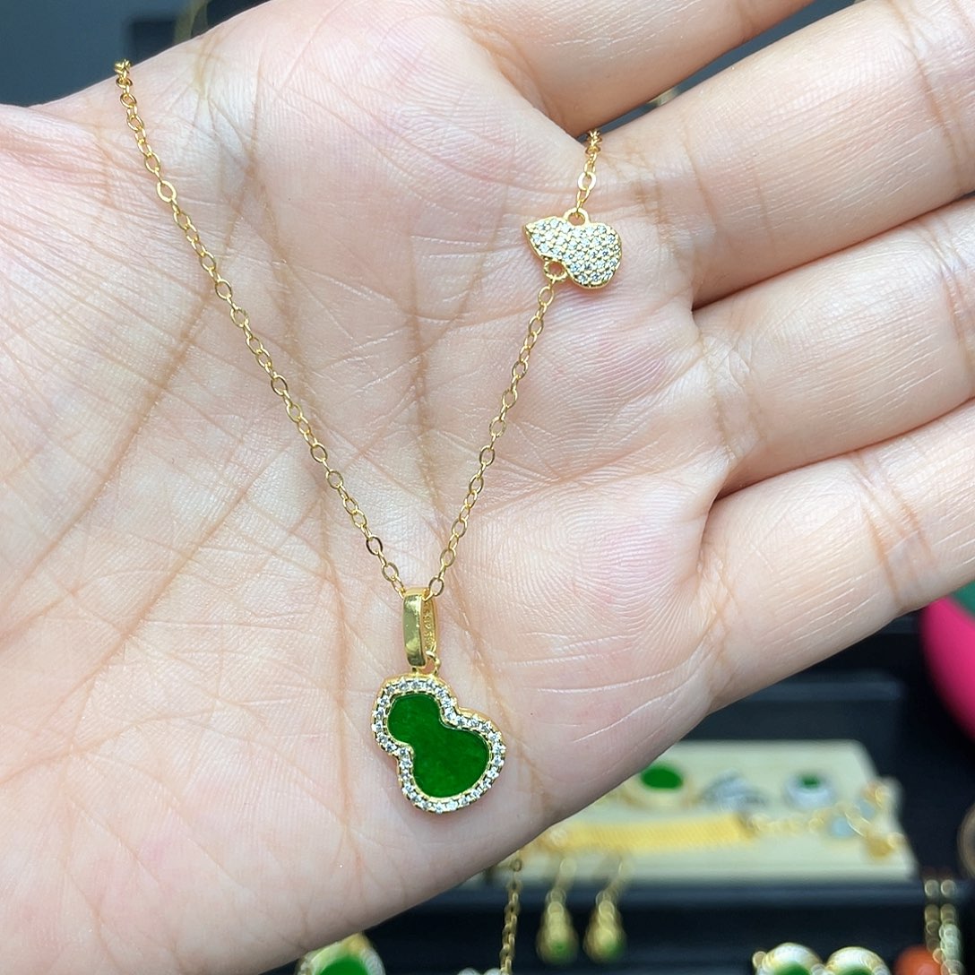 翡翠银S925镶嵌颈饰翡翠