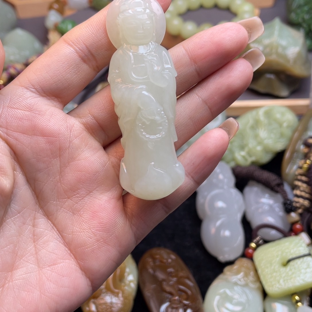 和田玉颈饰未镶嵌