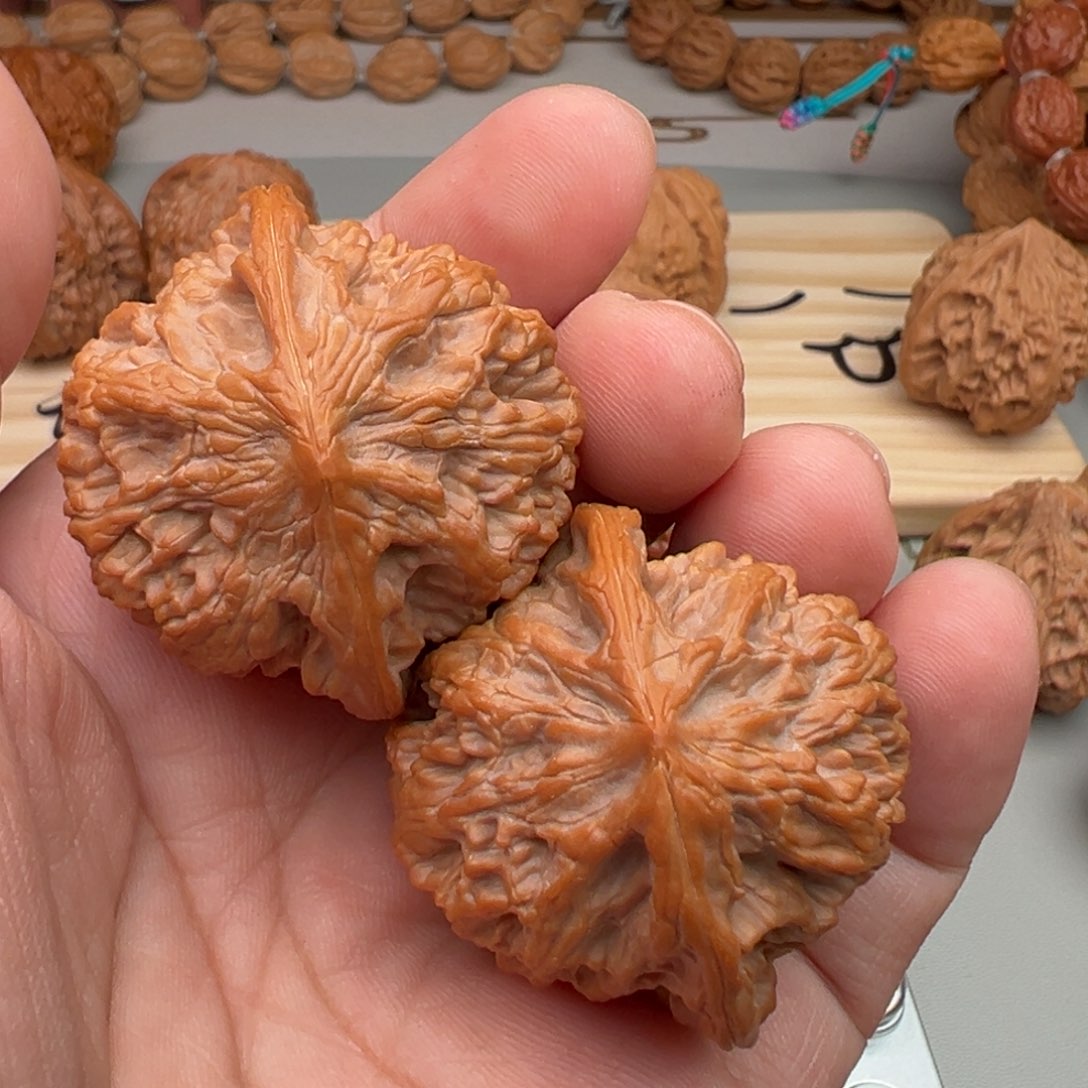 文玩核桃把件野牛