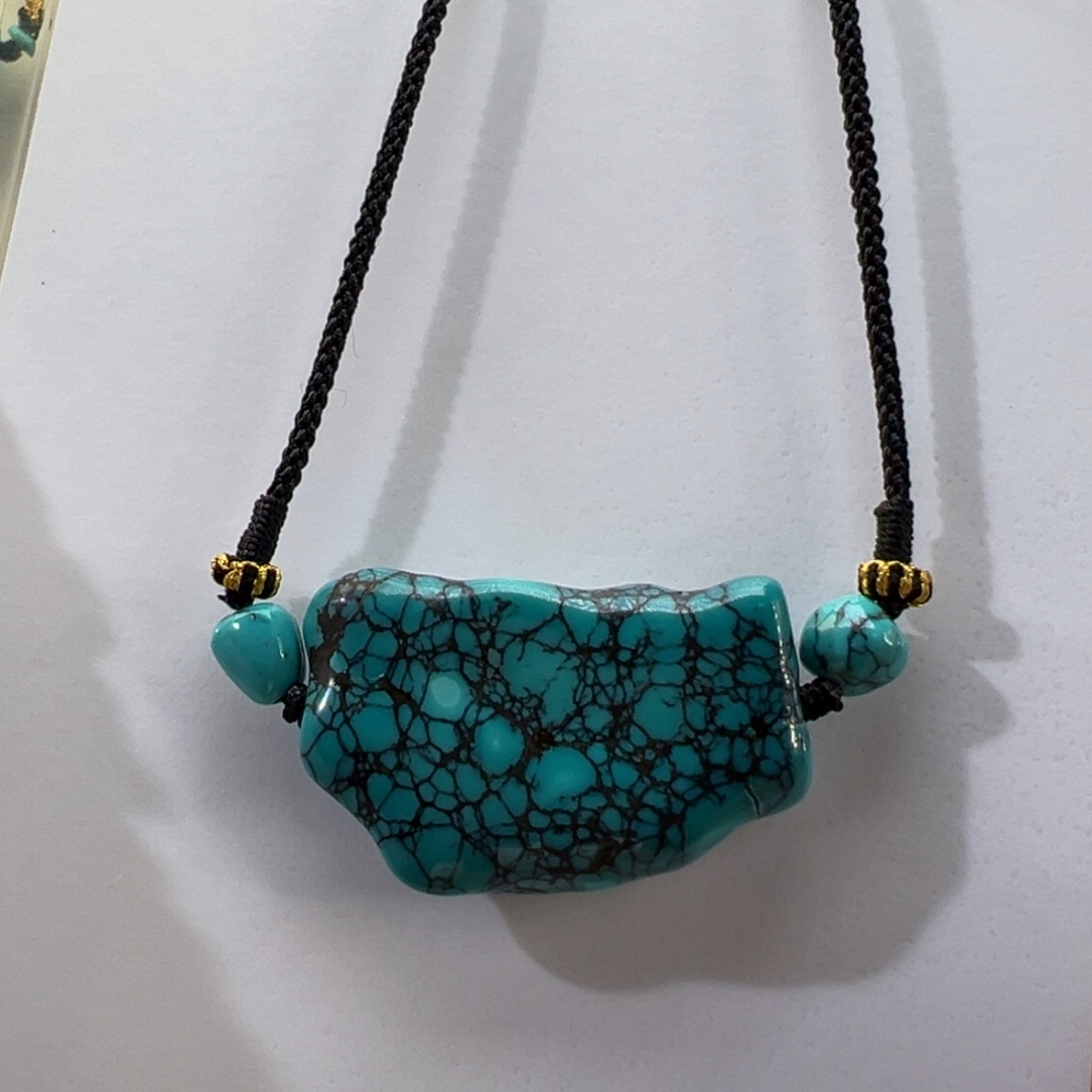 绿松石未镶嵌挂件