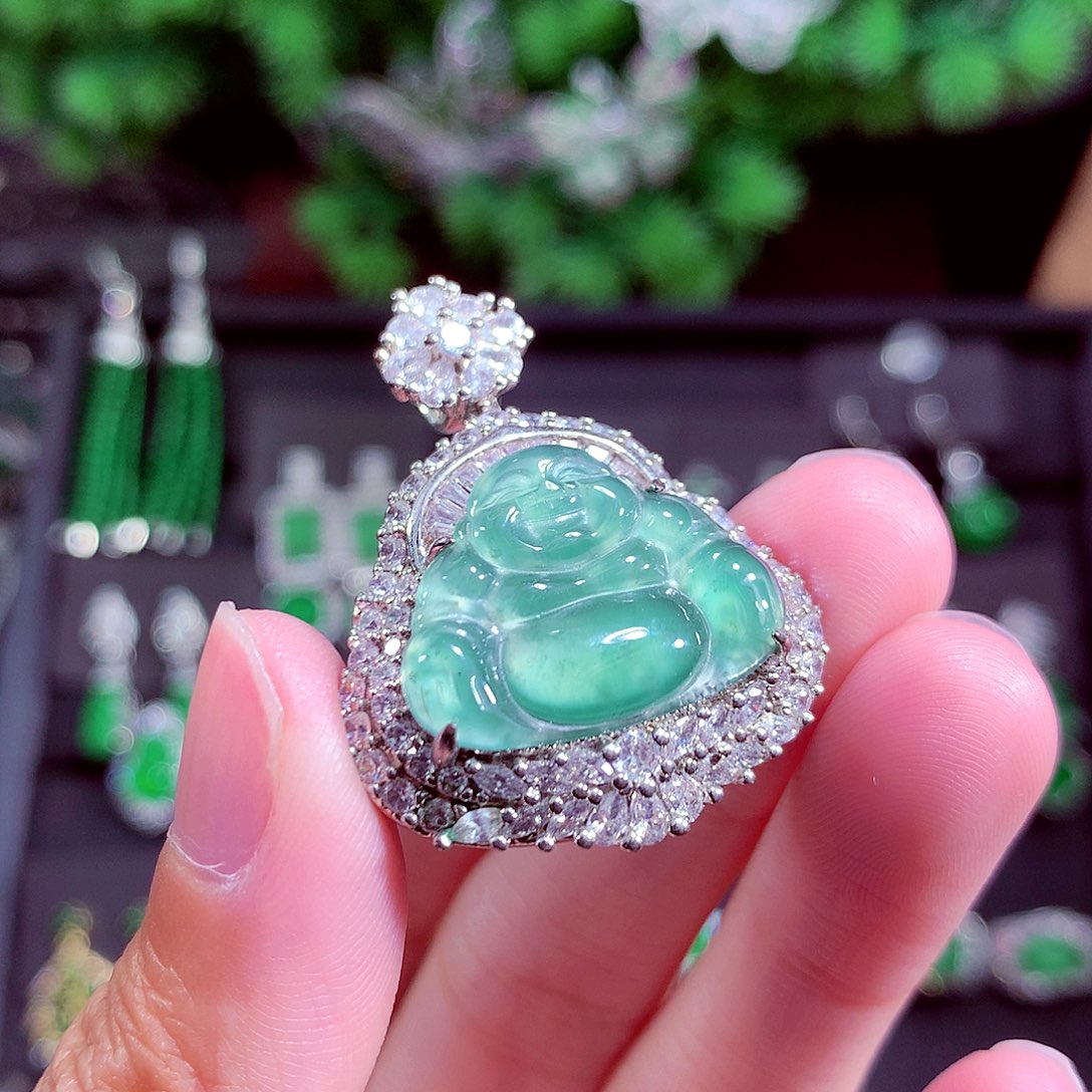 颈饰未镶嵌翡翠天然