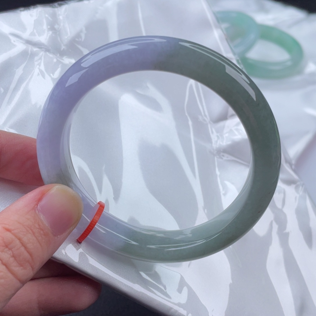 翡翠手镯未镶嵌56圈口