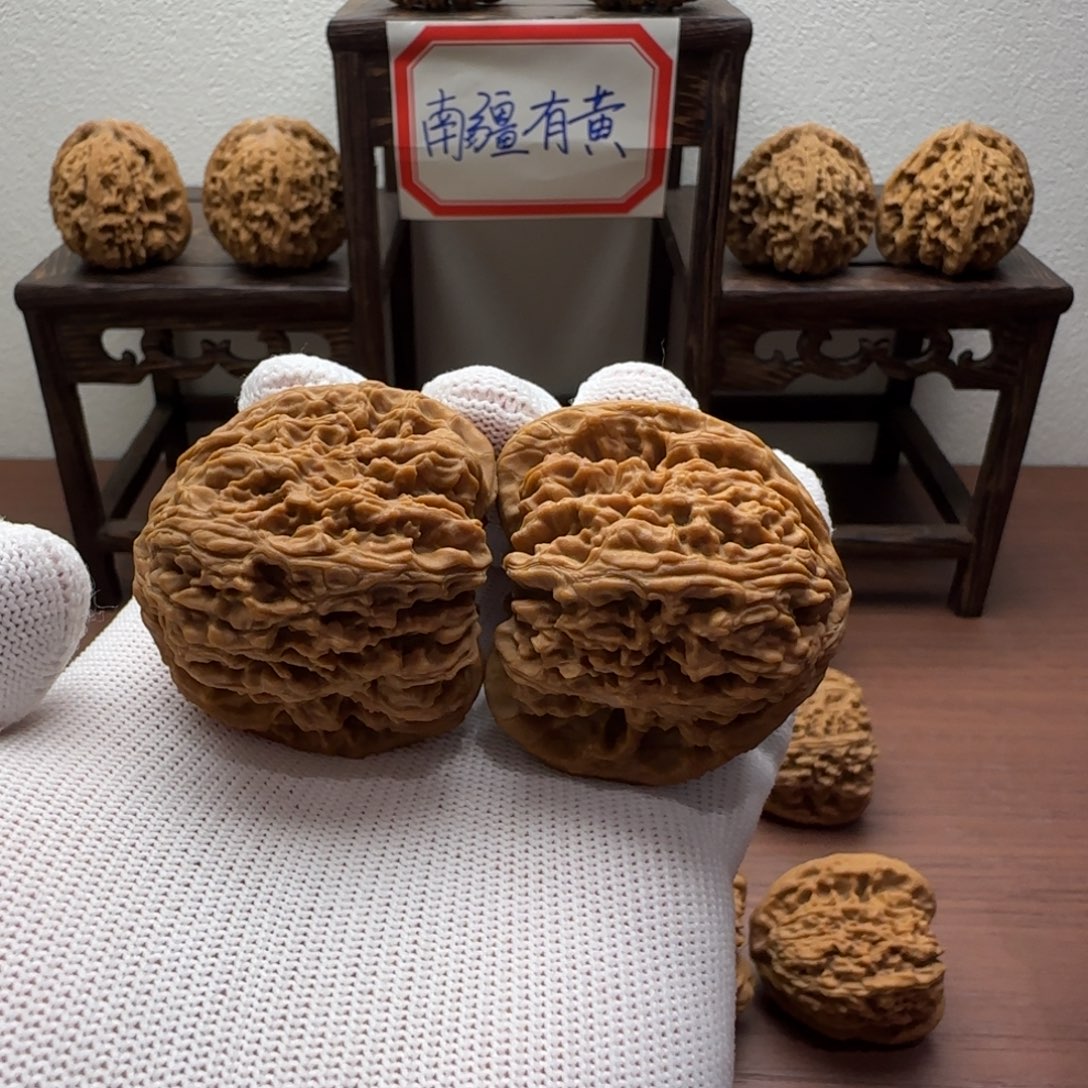 吊坠文玩核桃45奥迪团子