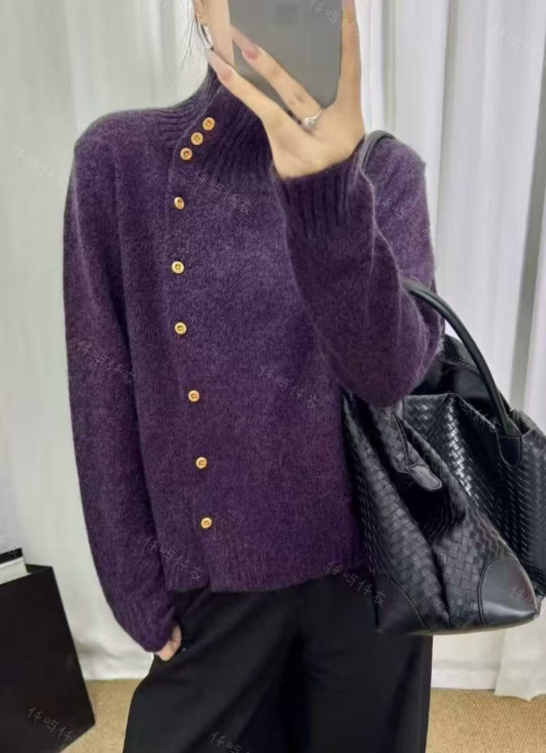 侧排扣花紫开衫//秋冬厚款宽松显瘦气质显白软糯针织毛衣开衫