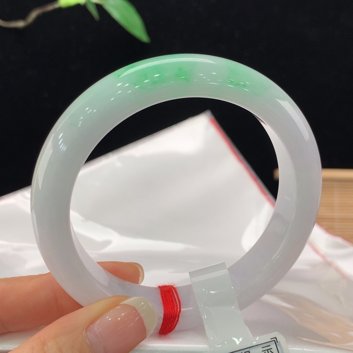 翡翠手镯未镶嵌111-8007