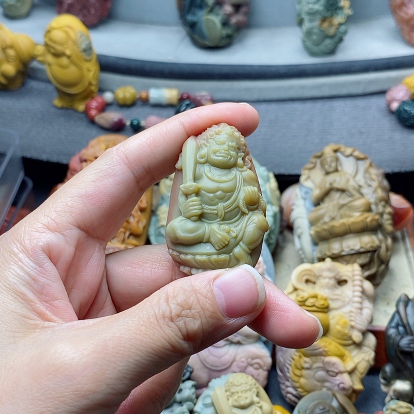 【闪购商品】定制石英质玉吊坠未镶嵌