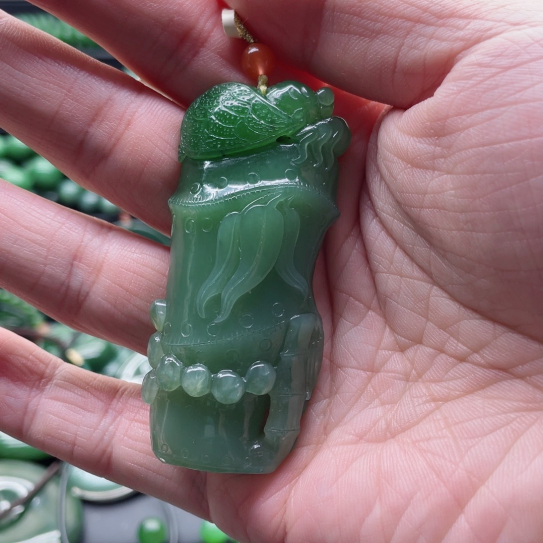 和田玉（碧玉）未镶嵌颈饰