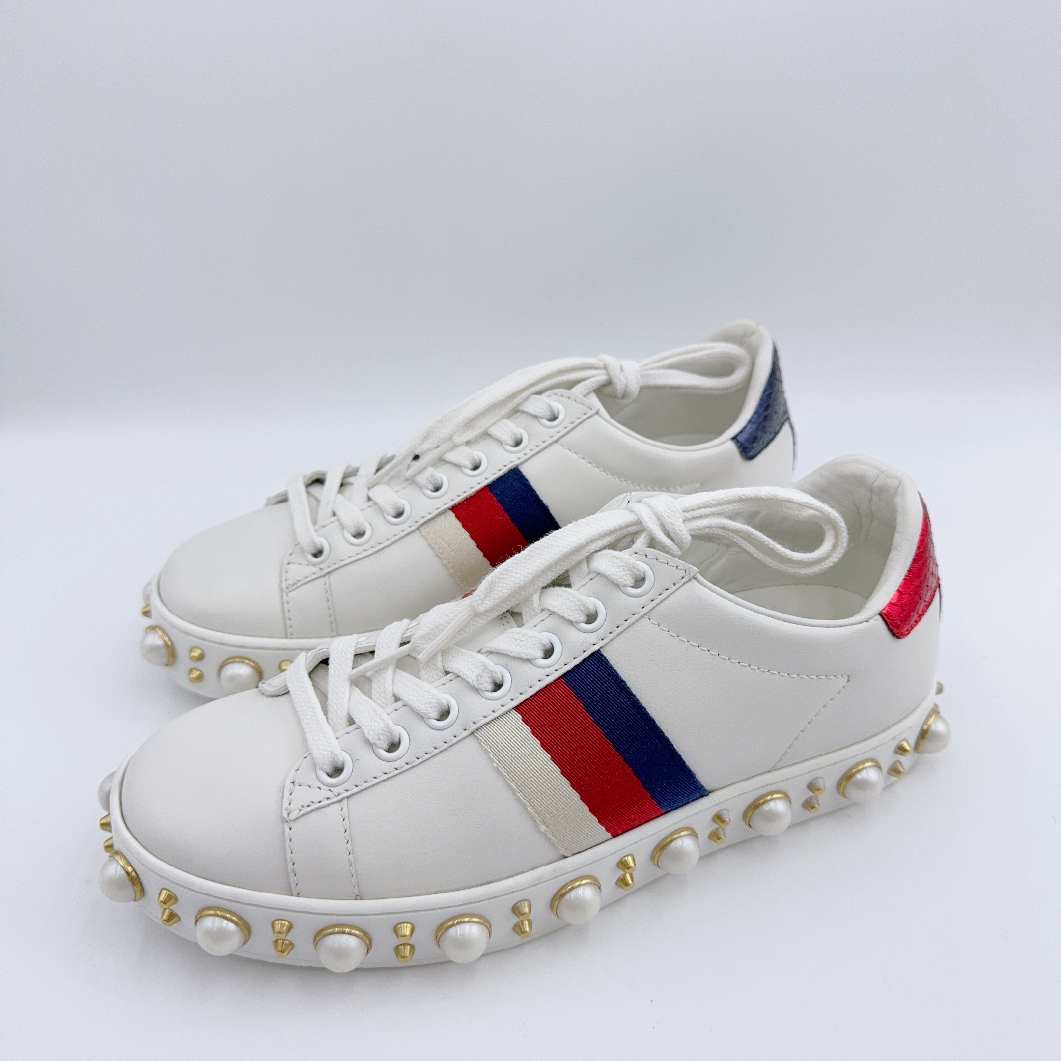 95新 GUCCI/古驰 35码/满铆钉珍珠平底板鞋/02157