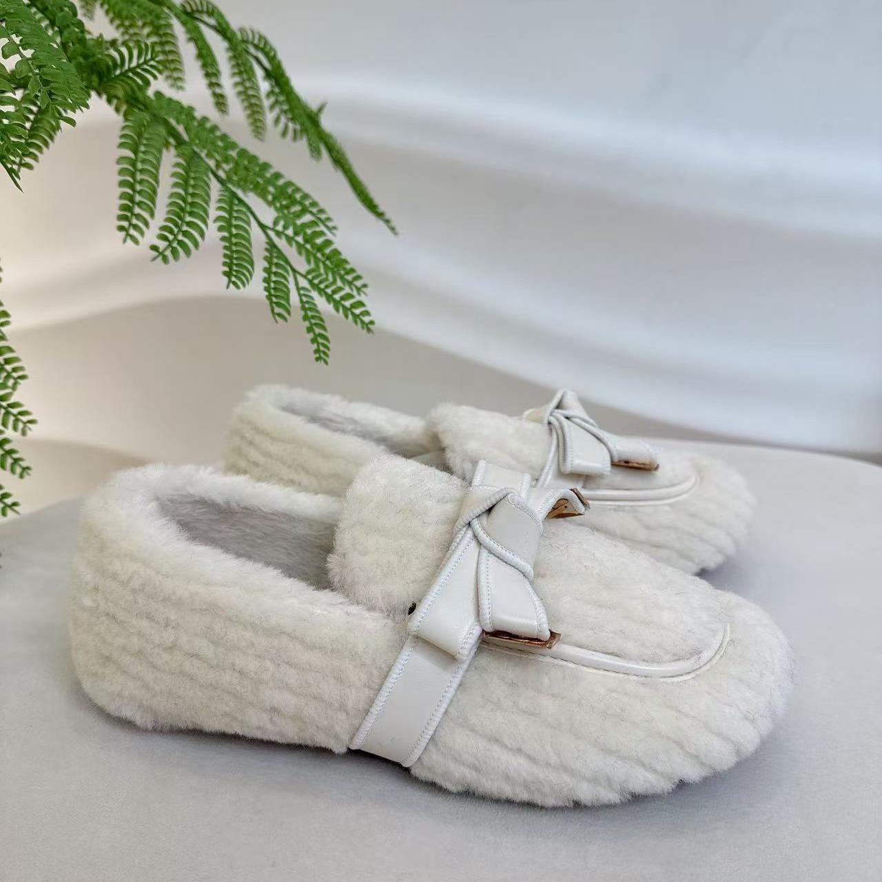 Wt006新款折扣圆头中口套脚平跟毛毛鞋日系甜美保暖棉鞋女单鞋