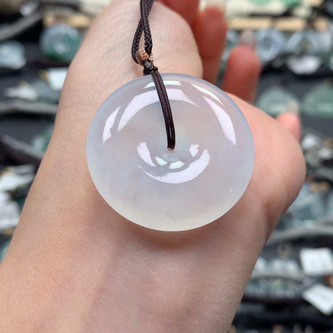 翡翠颈饰未镶嵌扣子