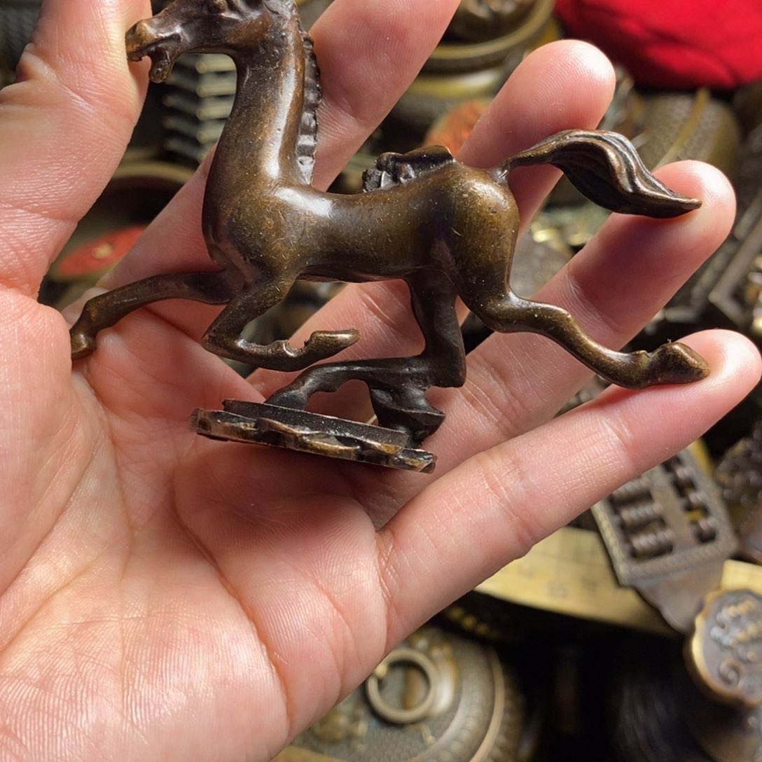 精美铜器做工精良