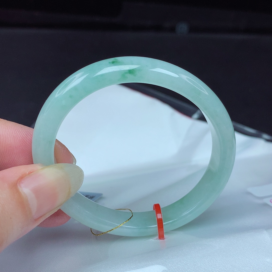 翡翠手镯未镶嵌52贵008