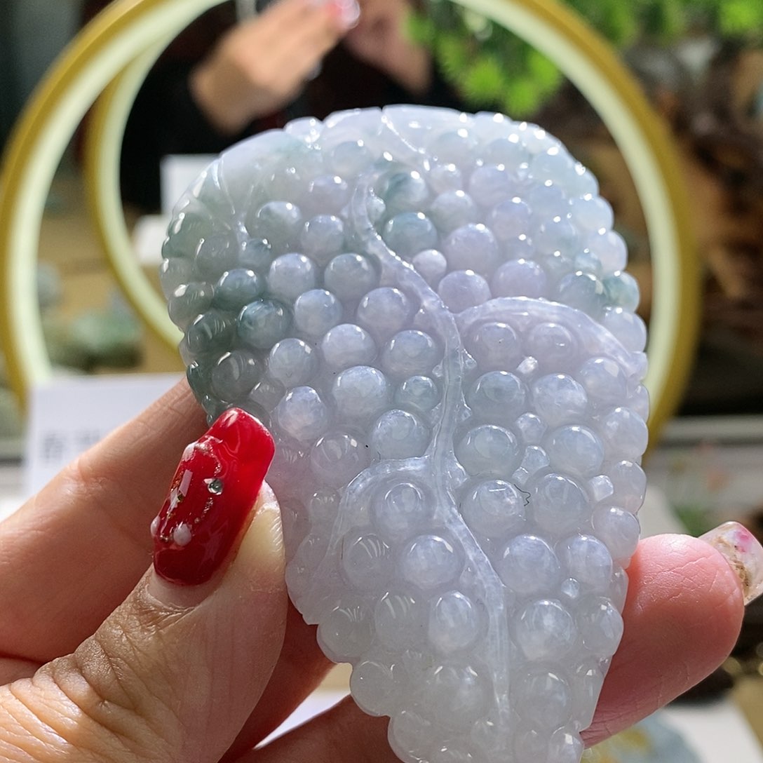 【闪购商品】翡翠颈饰未镶嵌葡萄