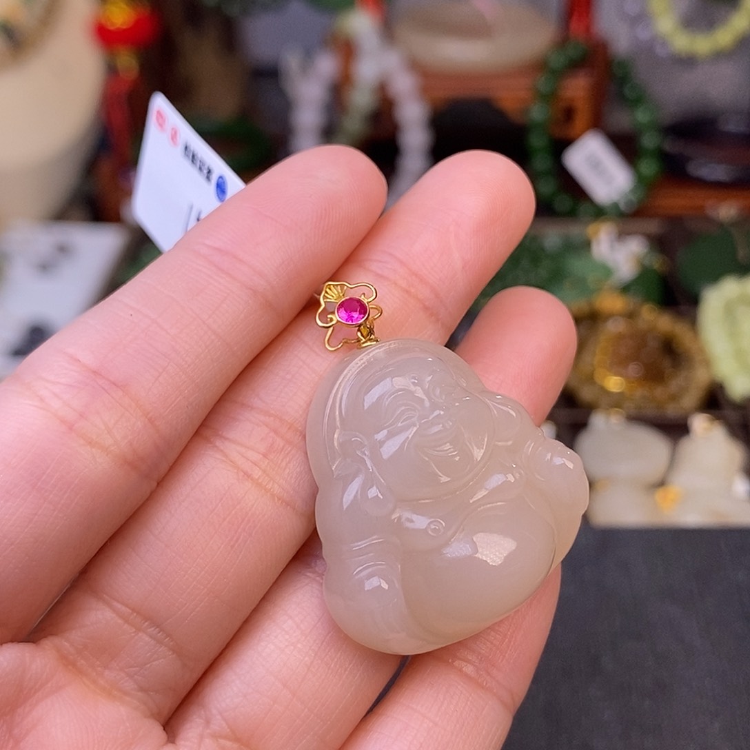 和田玉熟藕粉老料18.K金佛公吊坠清货价未镶嵌