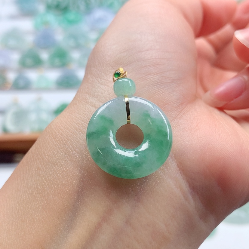 【闪购商品】翡翠吊坠(赠链)18K金镶嵌