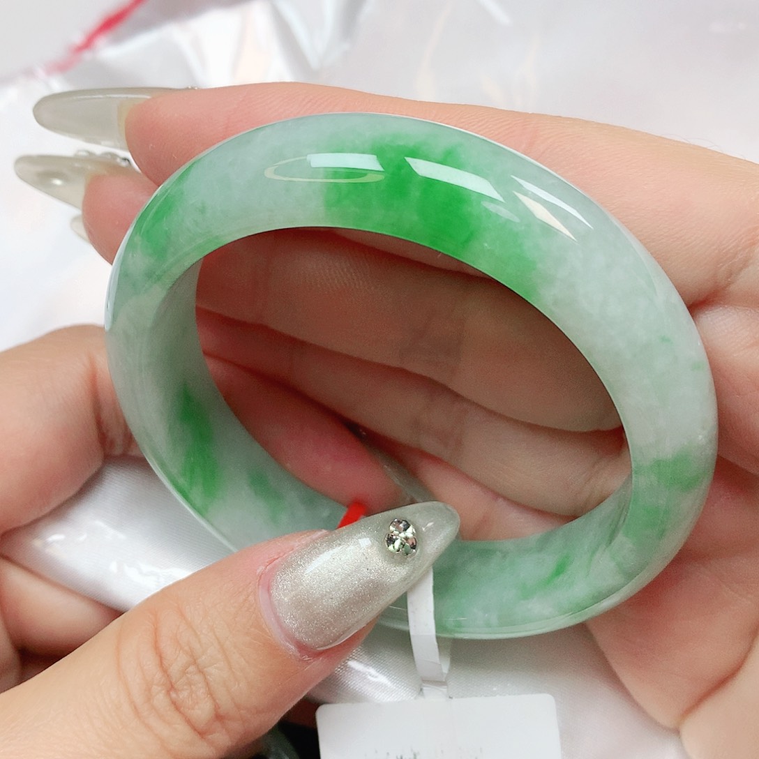 翡翠手镯未镶嵌抖音878