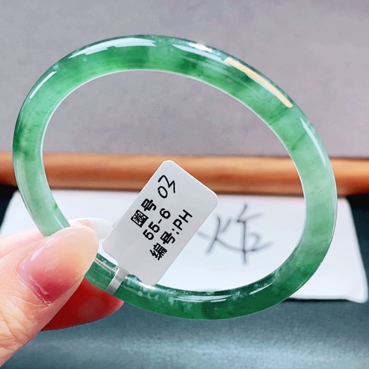 翡翠未镶嵌手镯翡翠手镯36
