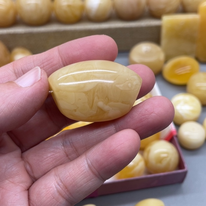 琥珀裸石未镶嵌蜜蜡