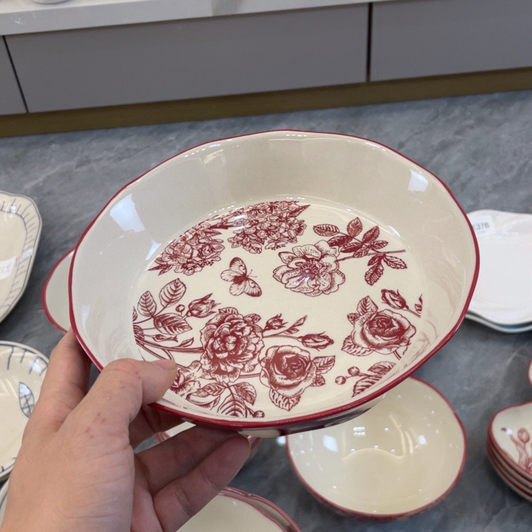 陶瓷微瑕餐具介意勿拍，满18飞！