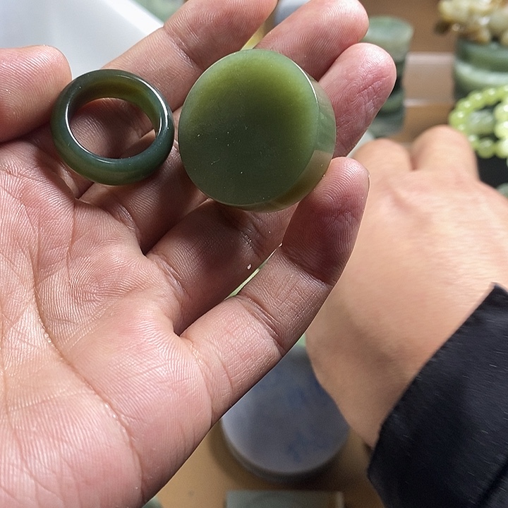 水***y和田玉（糖玉）未镶嵌珠宝半成品