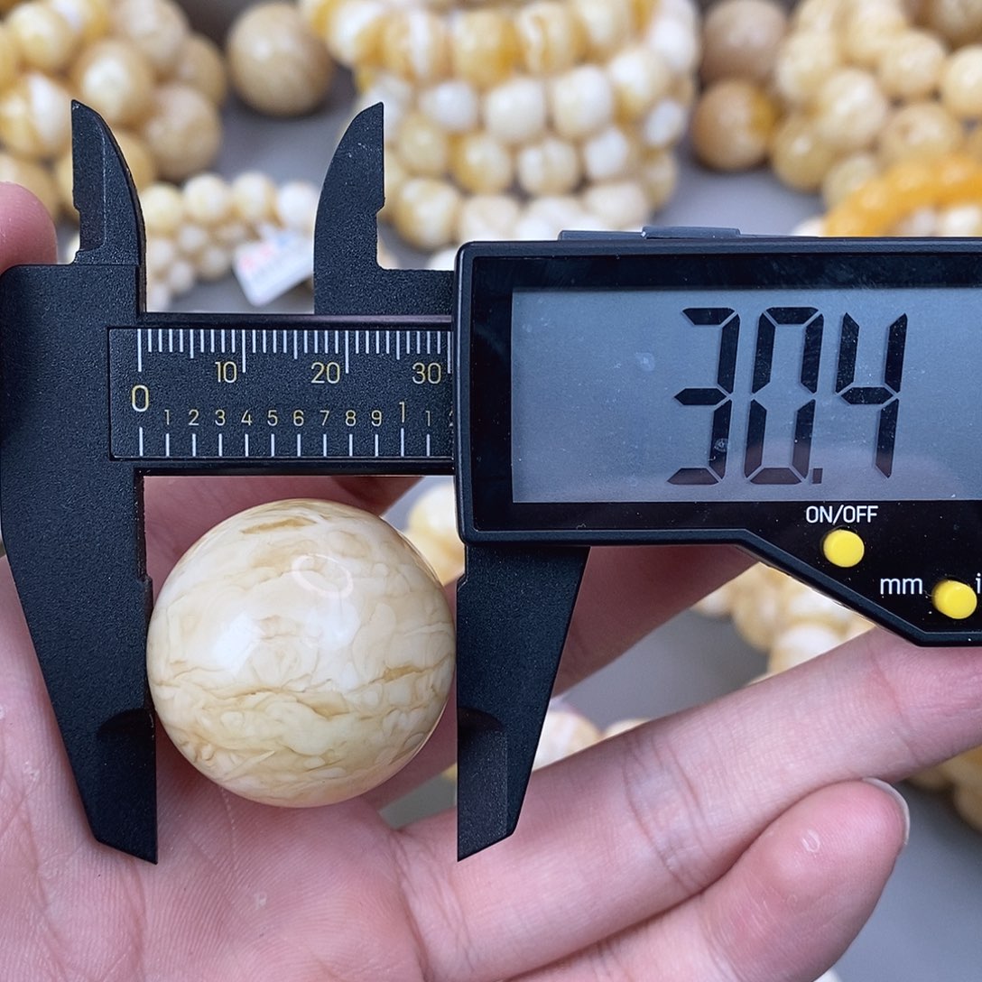 蜜蜡未镶嵌珠宝奇石