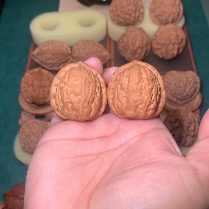 Y***ぃ核桃文玩核桃把件舍利