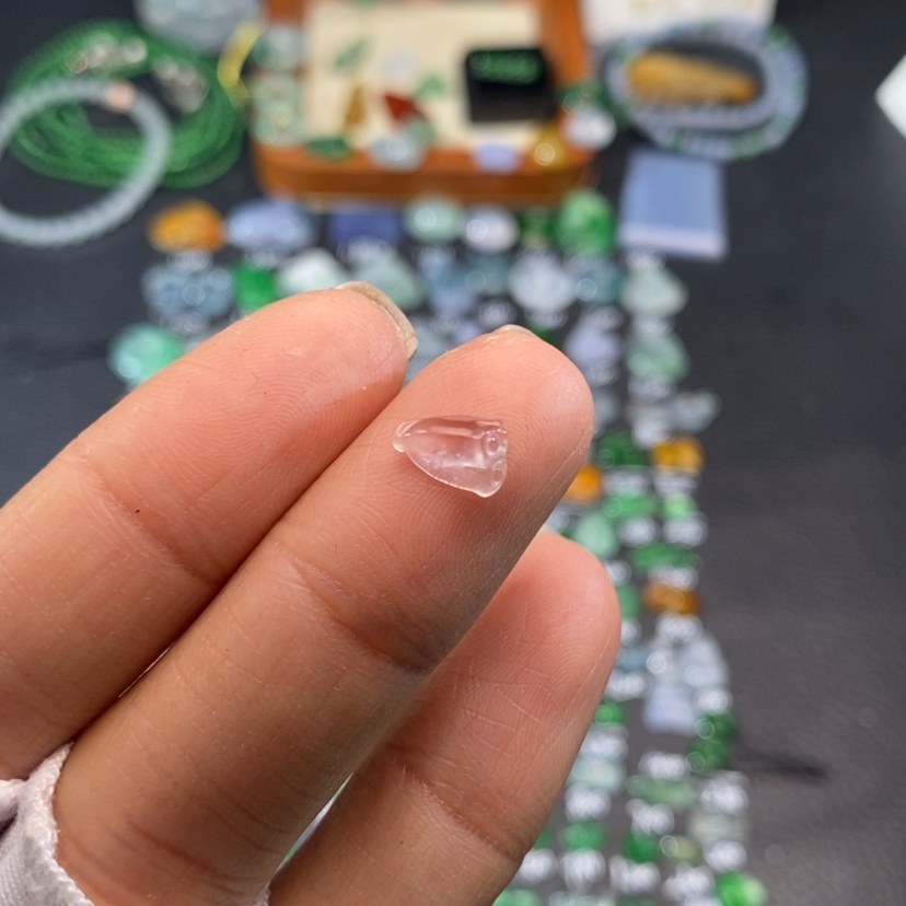 【闪购商品】翡翠挂件未镶嵌莲蓬