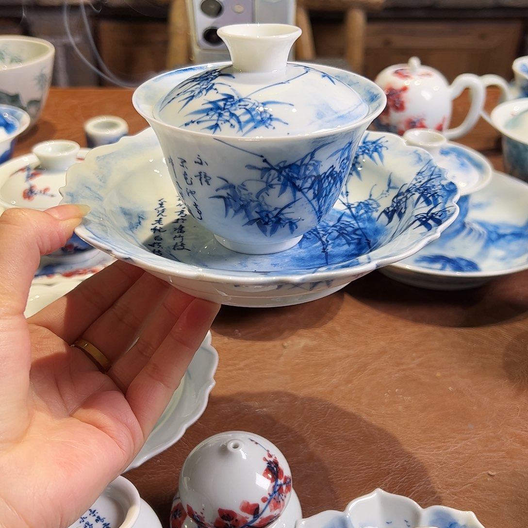 青花手绘泼墨竹子盖碗