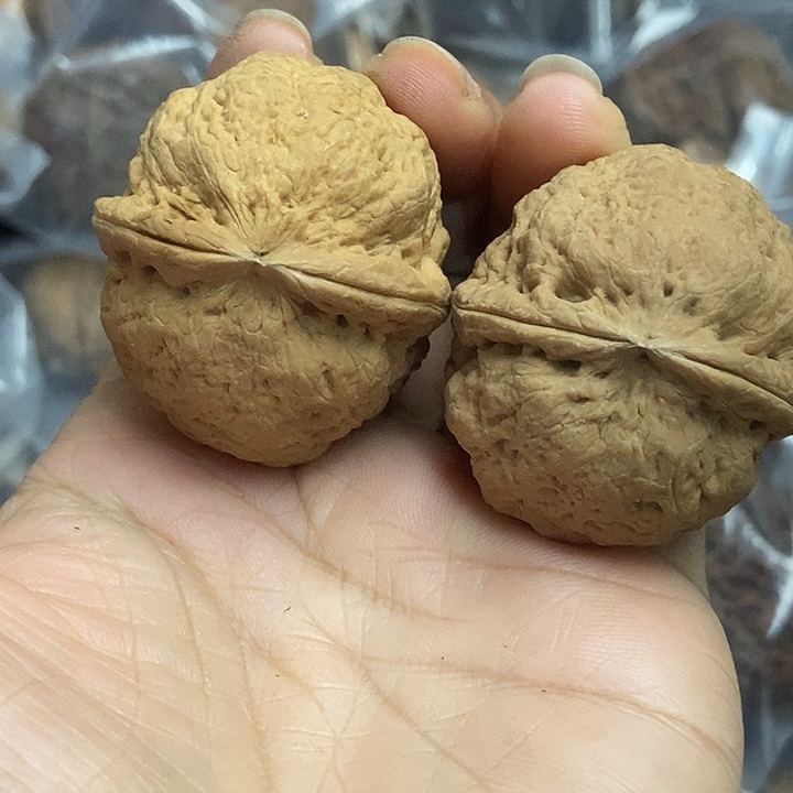 把件文玩核桃云南铁核桃基地9