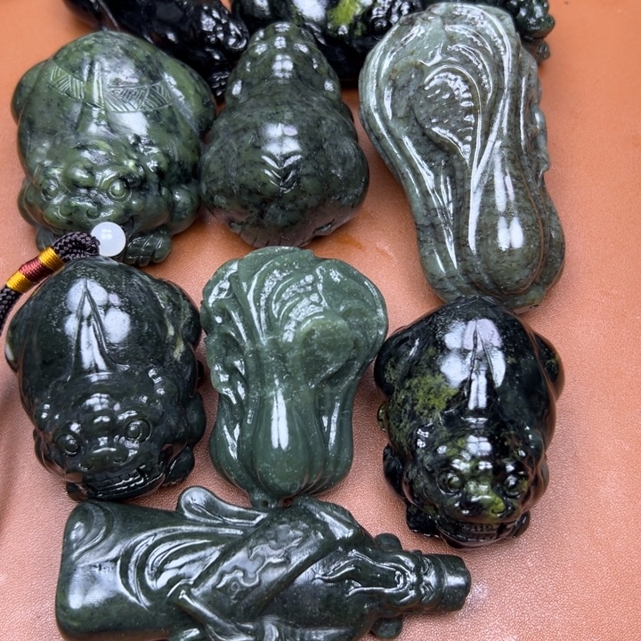 刘***味和田玉（糖玉）未镶嵌挂件