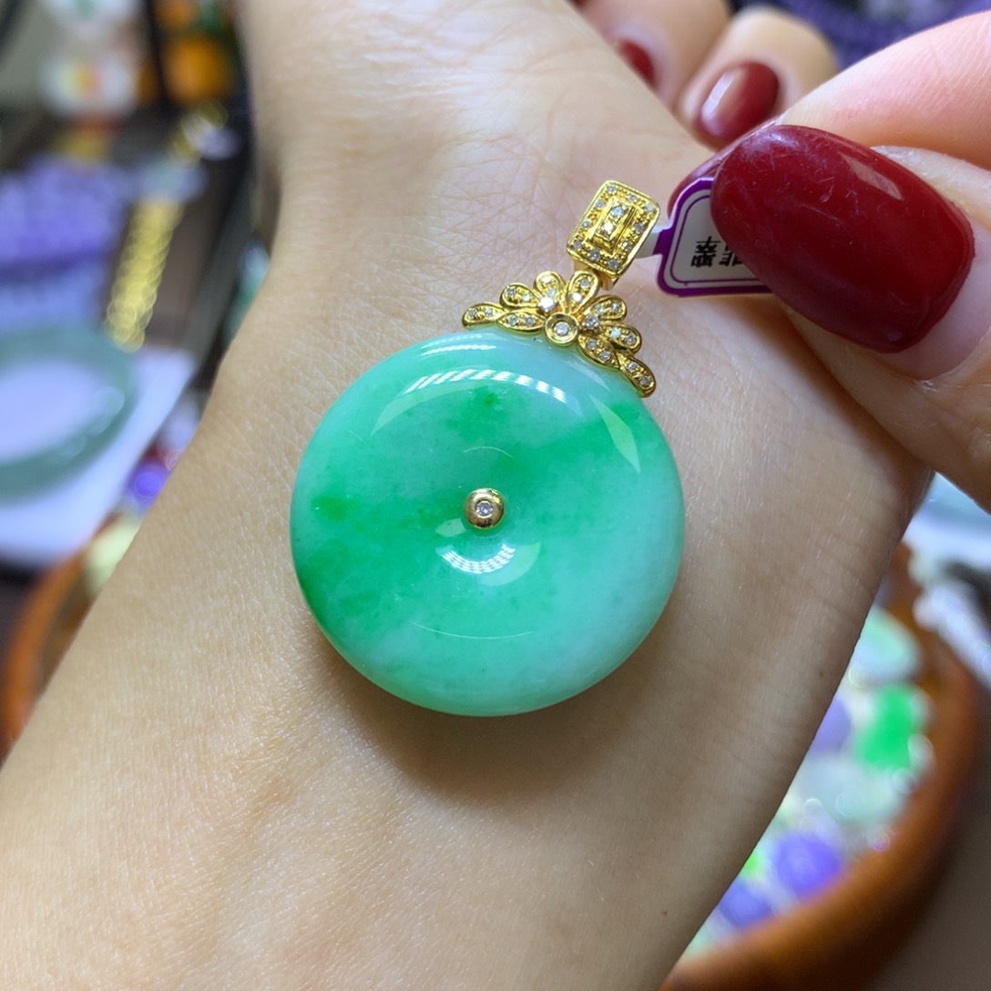 【闪购商品】翡翠颈饰18K金镶嵌翡翠