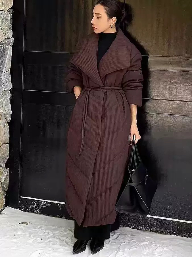 缇米小屋高级暗纹翻领绑带收腰长款羽绒服女冬季款时尚白鸭绒大衣
