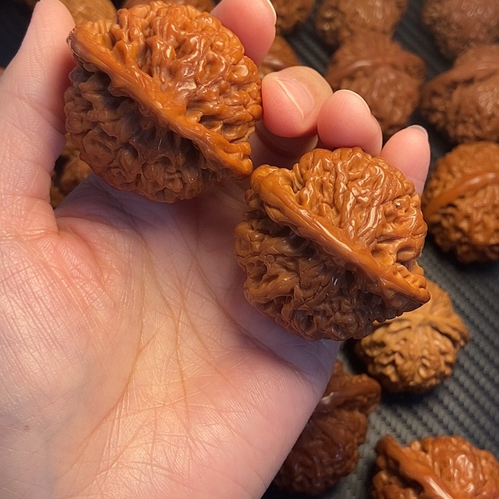 木质类45官帽。       核桃。 