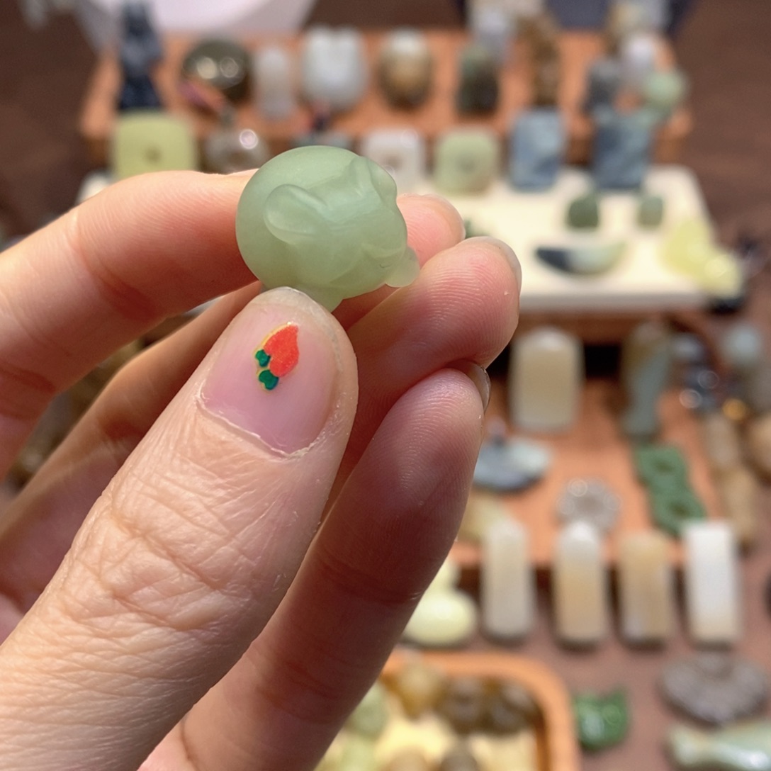 公***幽和田玉未镶嵌颈饰