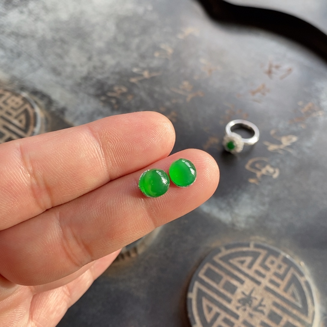 翡翠裸石小*郭阳绿蛋面1对