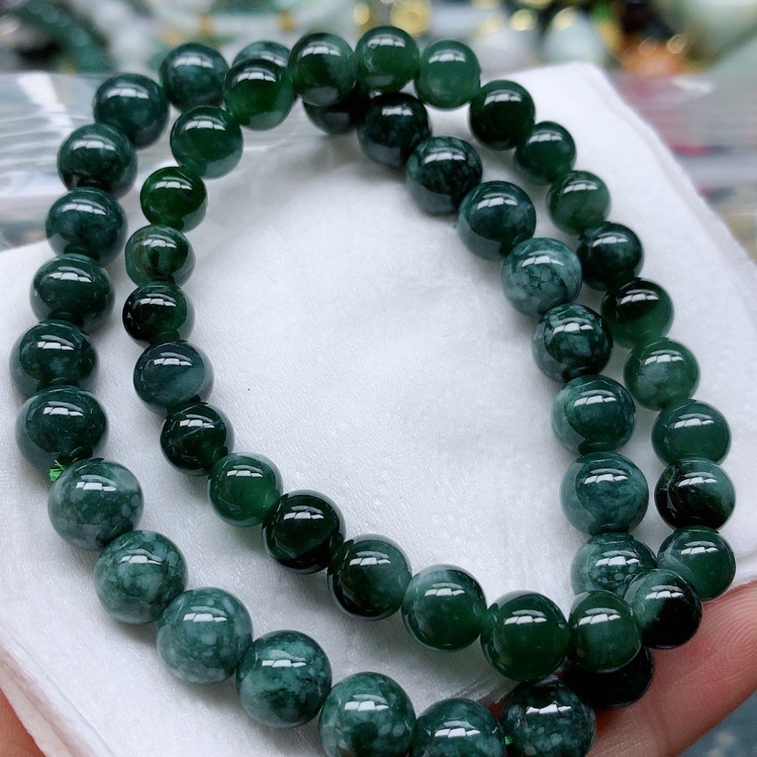 翡翠颈饰未镶嵌手串