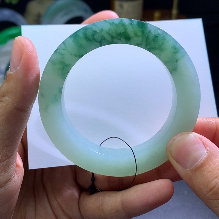 未镶嵌翡翠手镯定制翡翠