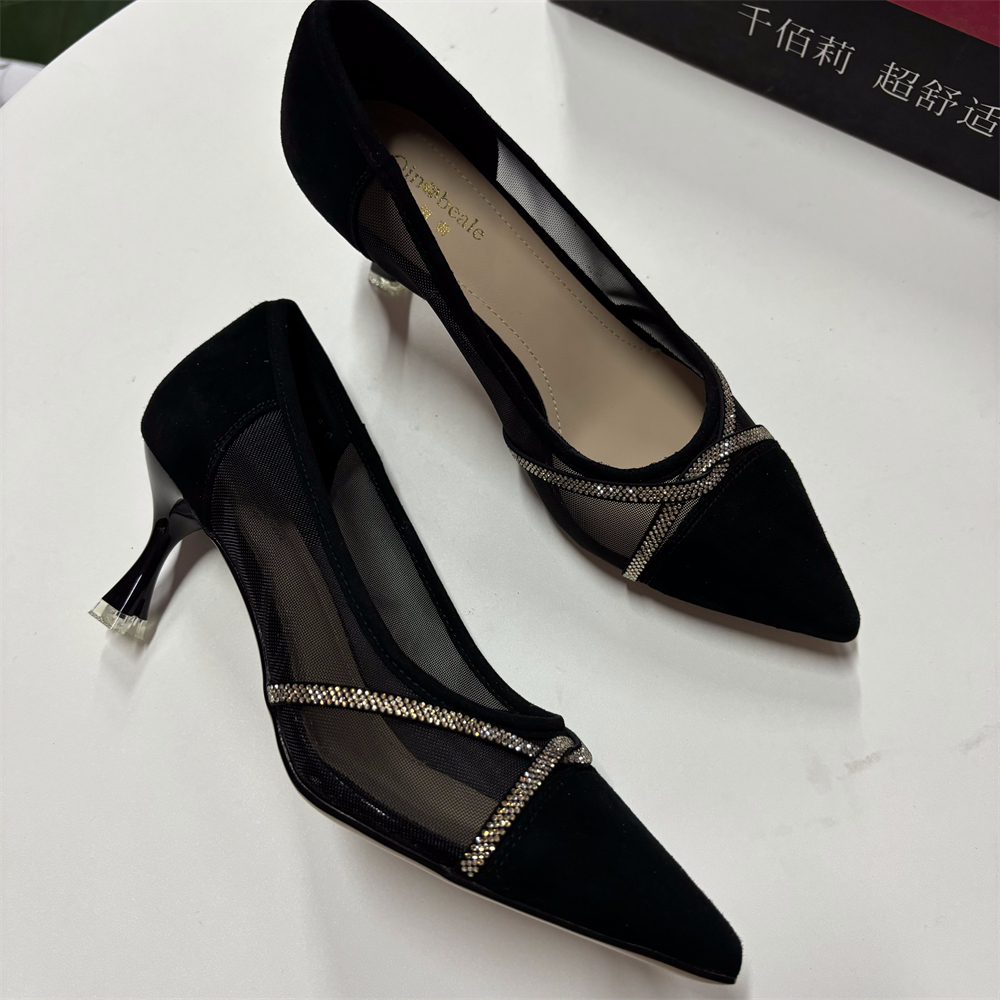 21121029640纱网鞋黑色A040