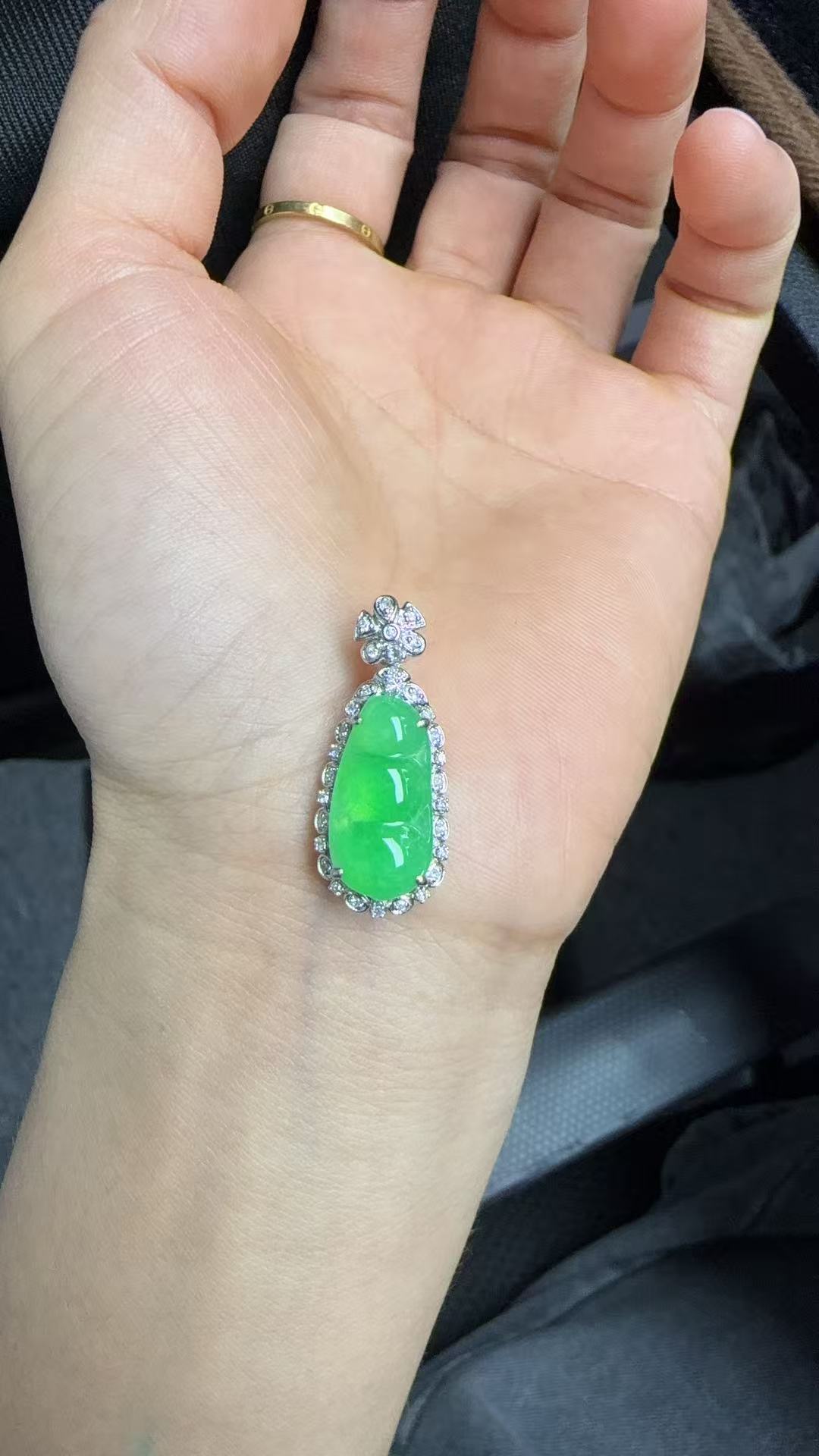 天然缅甸a货翡翠冰绿18k镶嵌豆子