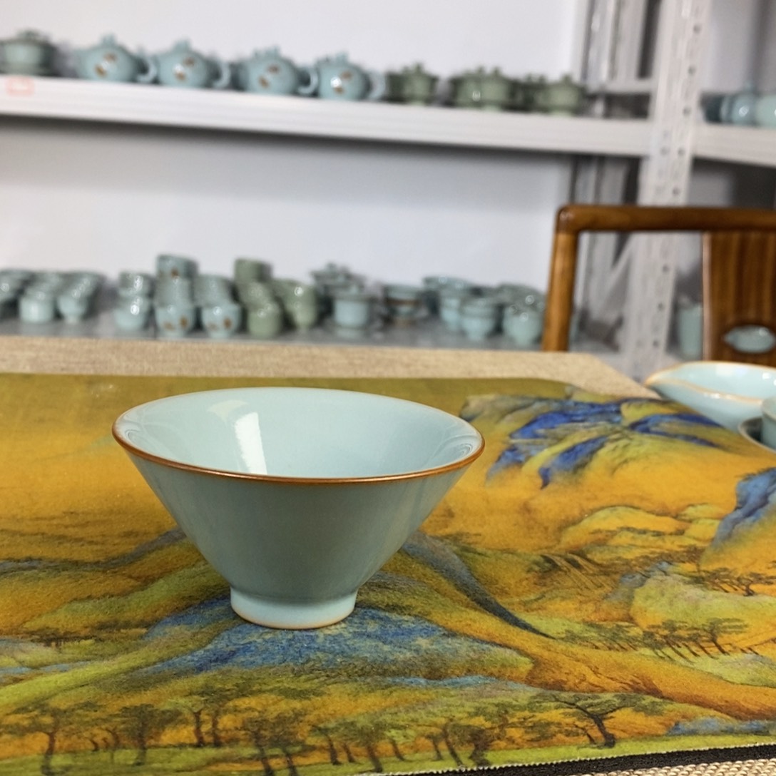 【闪购商品】天青斗笠杯微微瑕。。。。。。