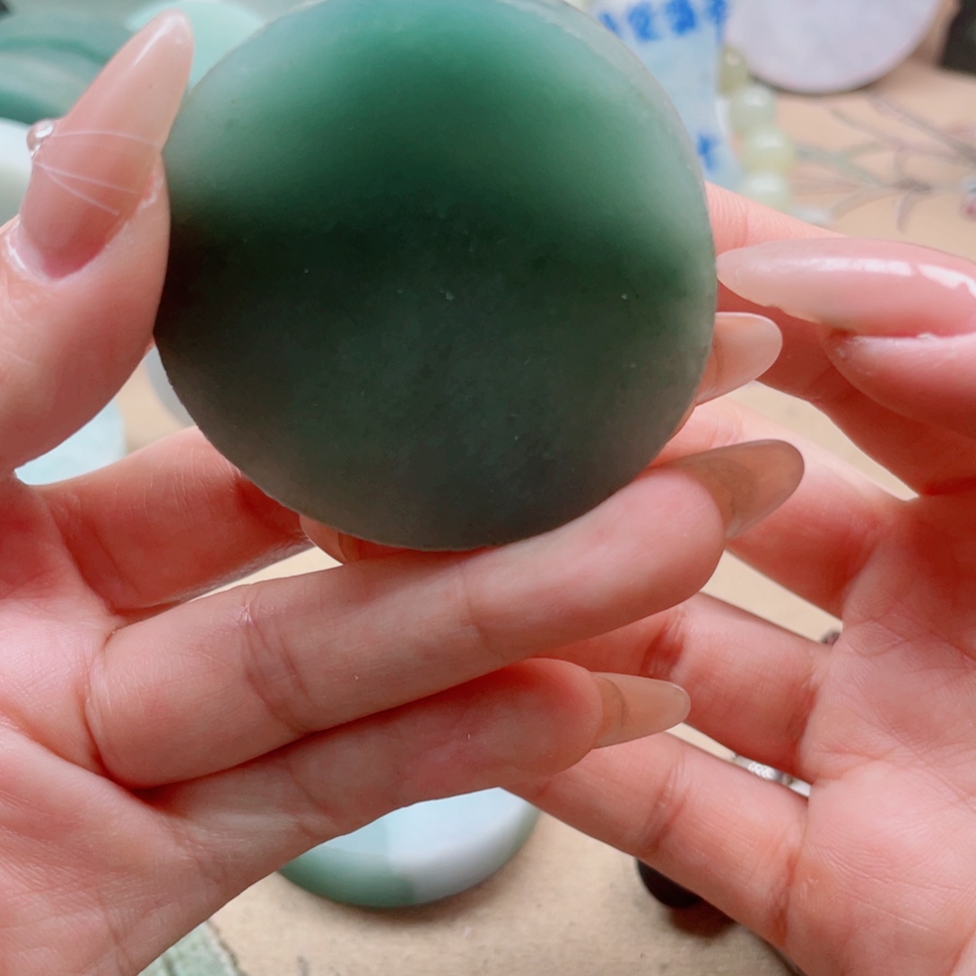 翡翠未镶嵌颈饰612……