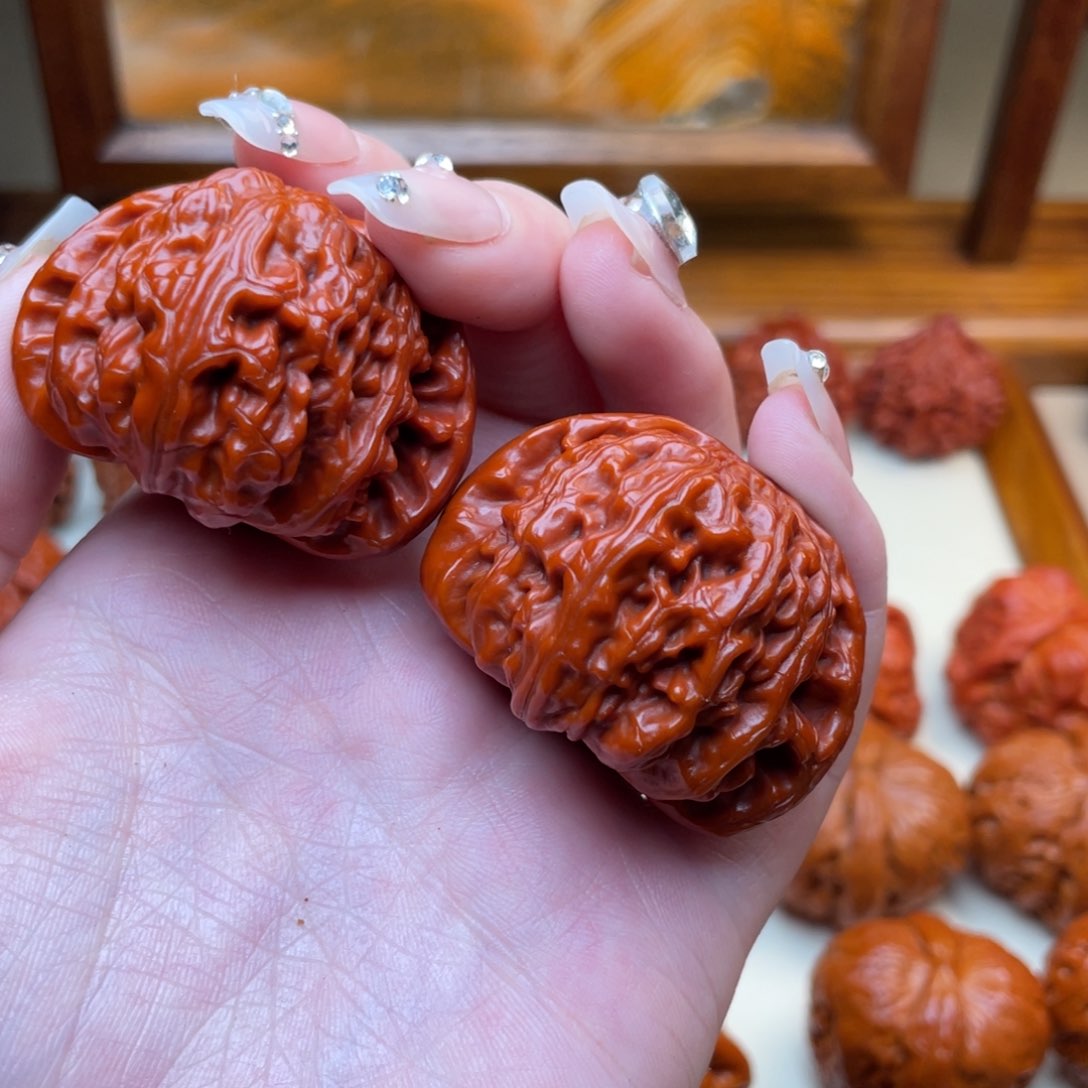 文玩核桃把件白狮子 44