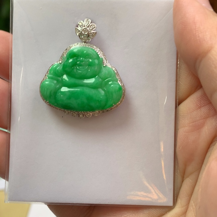 翡翠颈饰18K金镶嵌翡翠吊坠