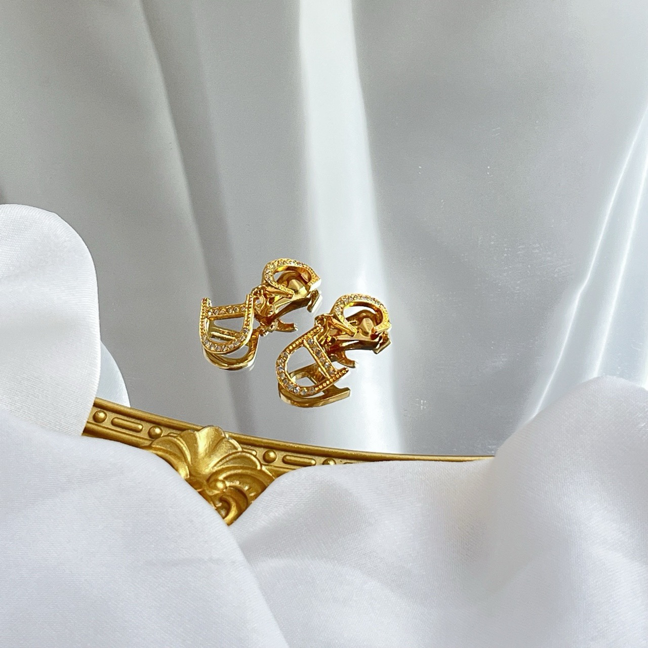 95新 DIOR/迪奥 金色满钻字母耳夹/8208