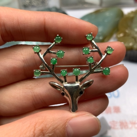 翡翠颈饰未镶嵌翡翠