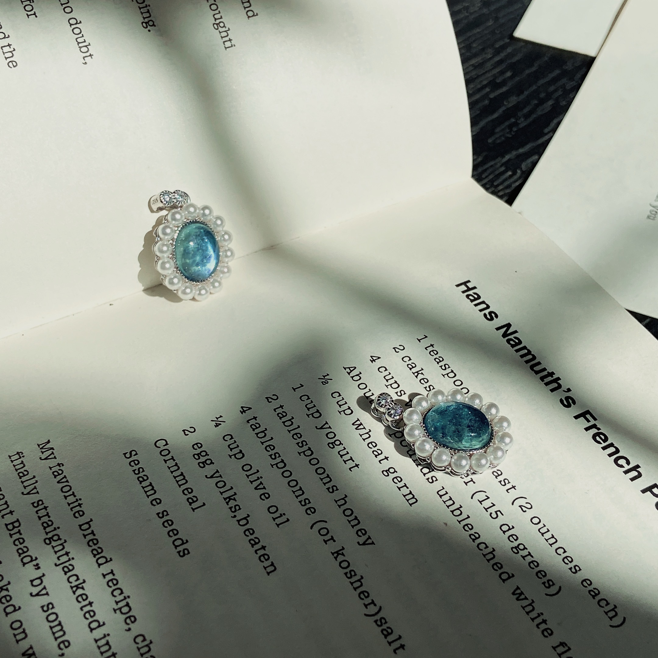 海蓝宝蛋面戴妃吊坠发一个