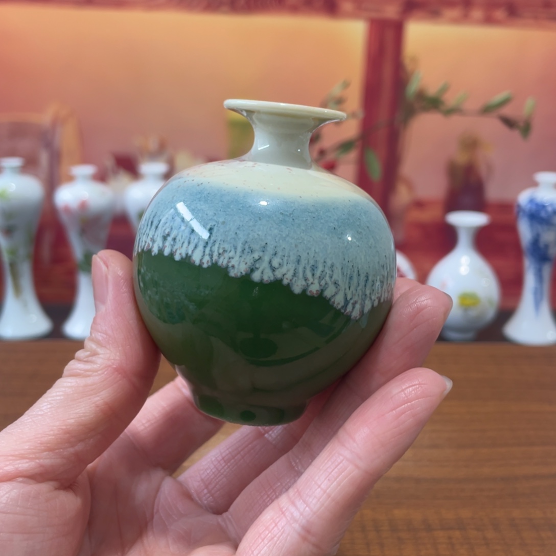 陶瓷景德镇小花瓶等着你