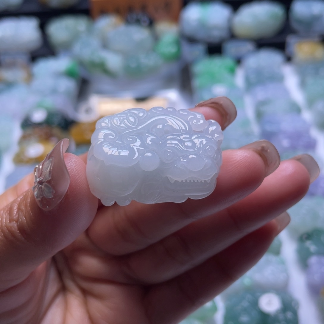 翡翠颈饰未镶嵌貔貅