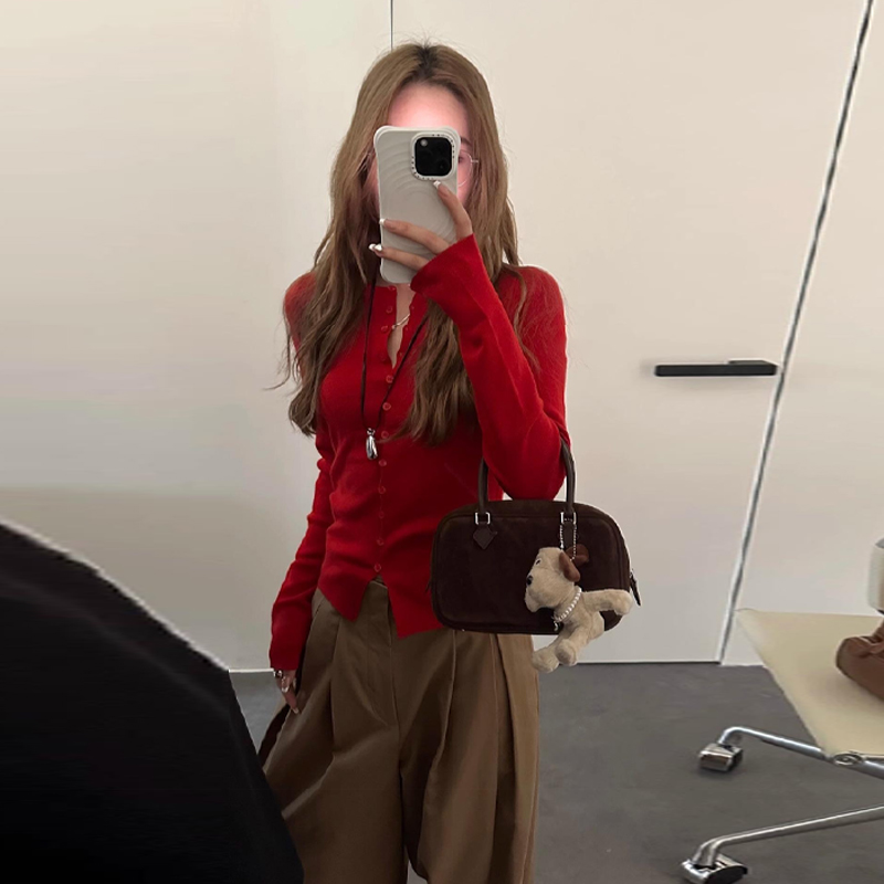 韩版气质单排扣保暖毛衣女装2026冬季新款巨好看时尚纯色针织上衣